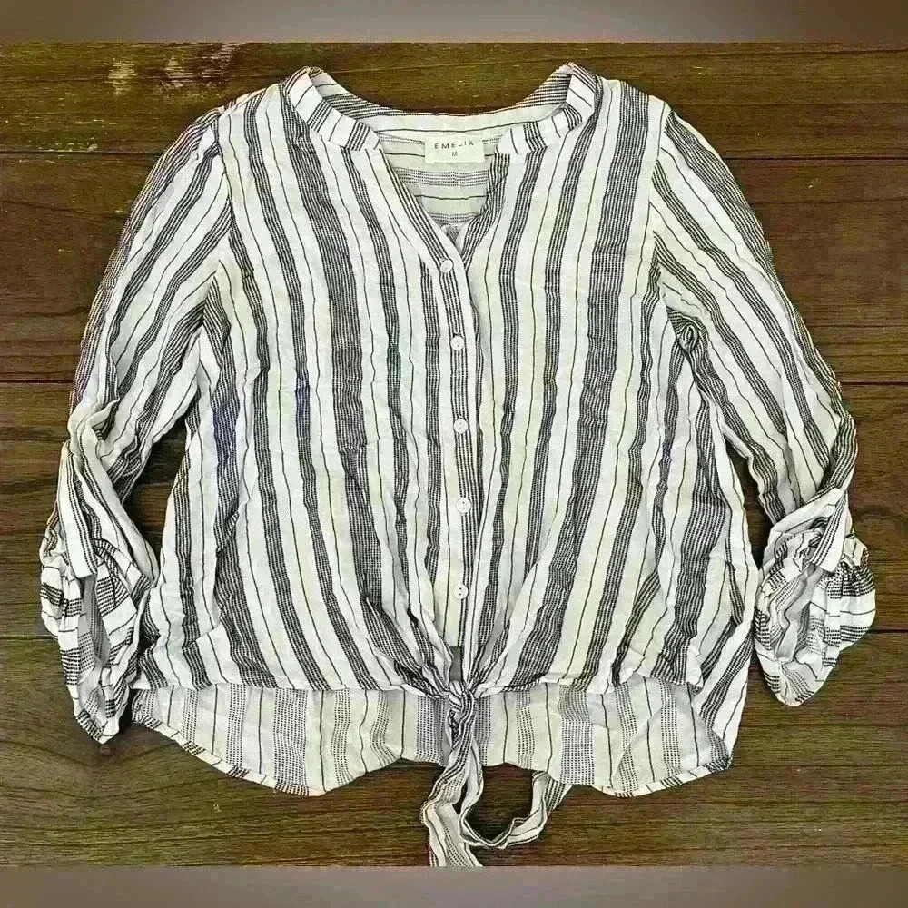 Emelia BOHO Button Tie Front Shirt Womens size Medium